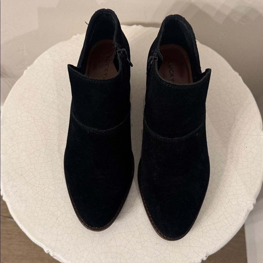 Lucky Brand Chic Black Suede Leather Women's Ankle Booties Boots Casual Size 6M - Picture 2 of 12
